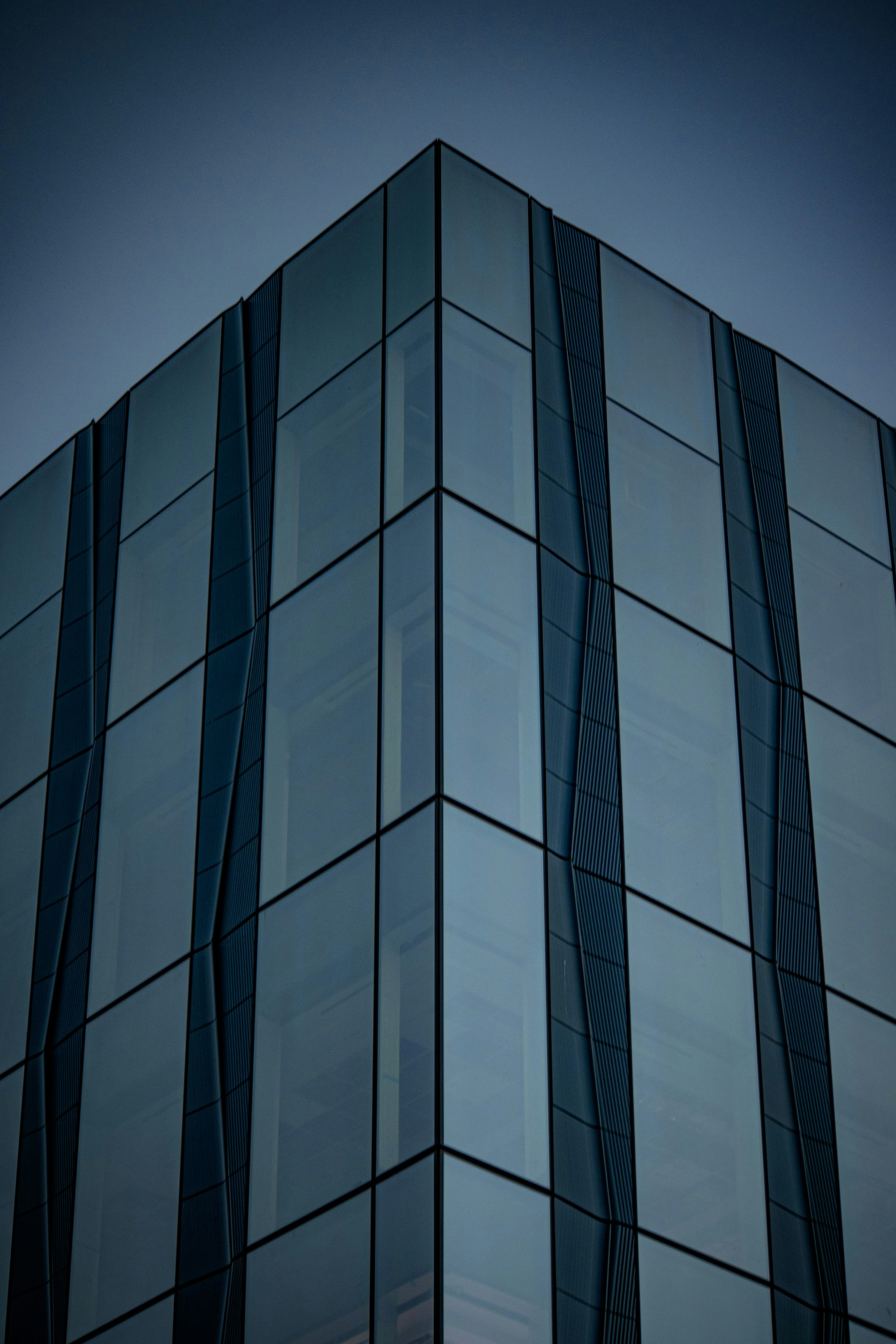 Equipo de Lumina Glass trabajando en esmerilado